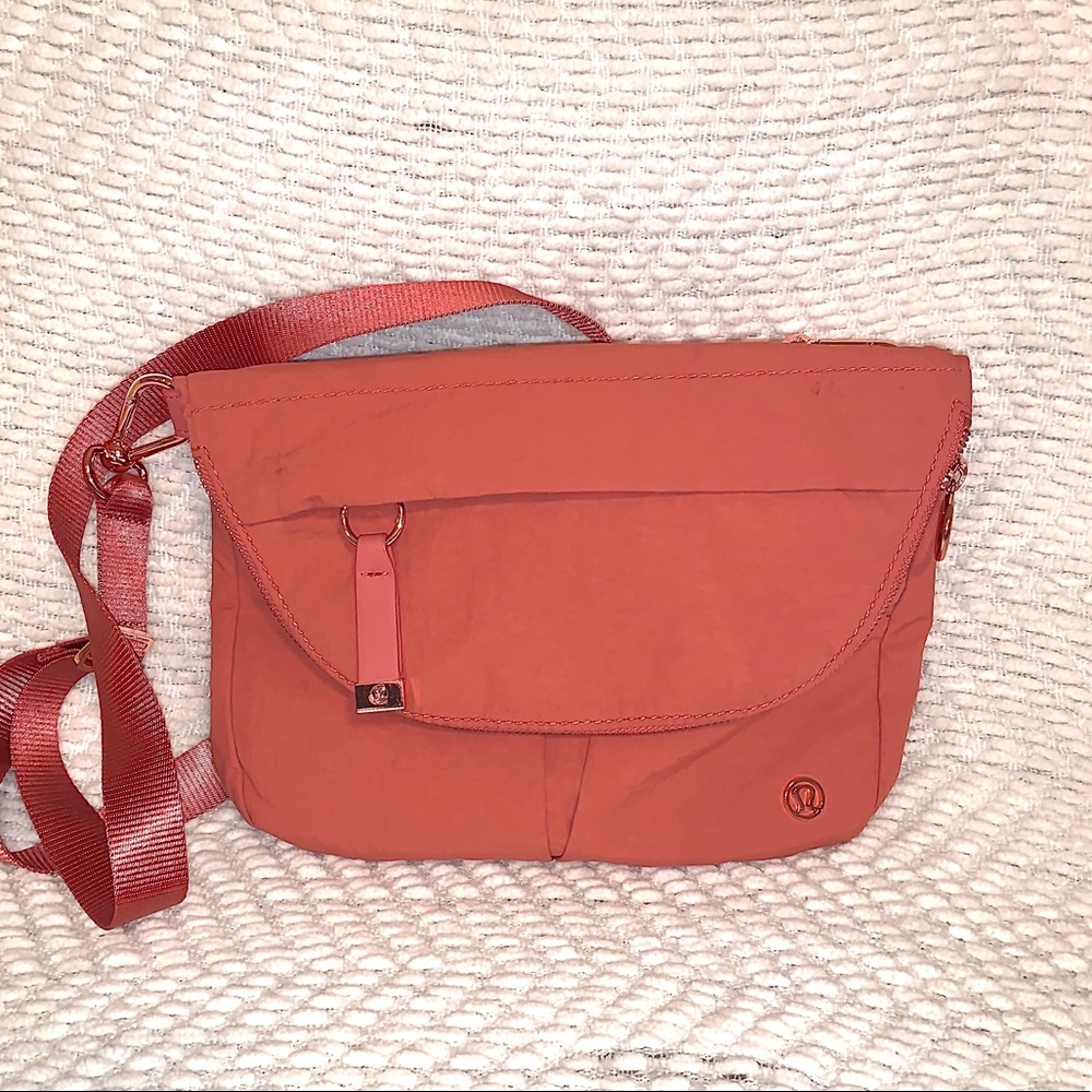 Lululemon All Night Festival Bag